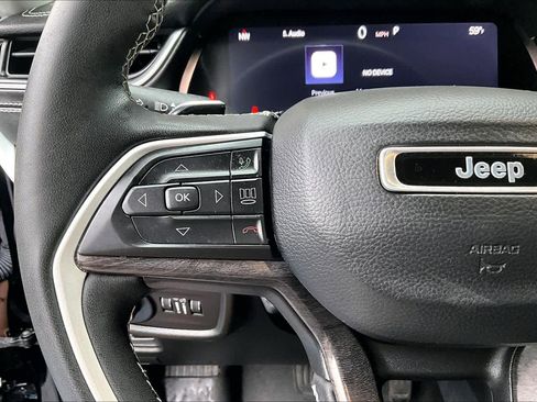 Used 2023 Jeep Grand Cherokee Limited w/ Luxury Tech Group II AWD/4WD image 23
