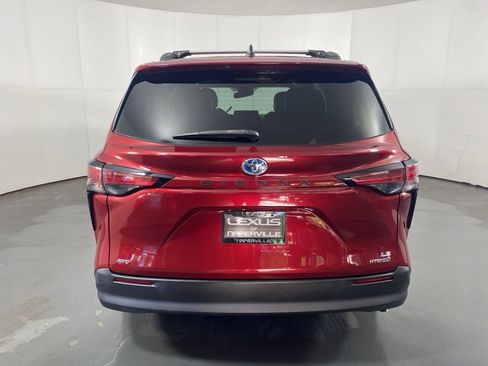 Used 2021 Toyota Sienna LE w/ LE Plus Package AWD/4WD image 7