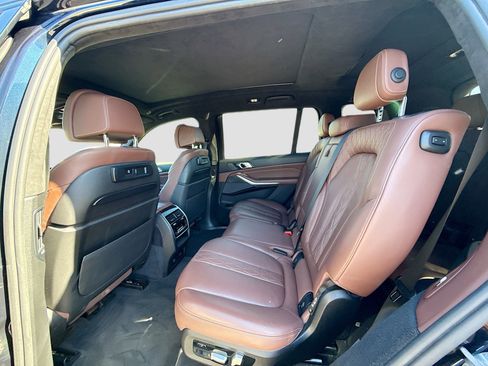 Used 2020 BMW X7 M50i image 23