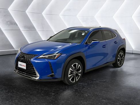 Used 2024 Lexus UX 250h FWD image 3