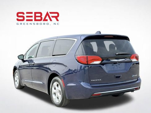 Used 2018 Chrysler Pacifica Touring Plus FWD image 14