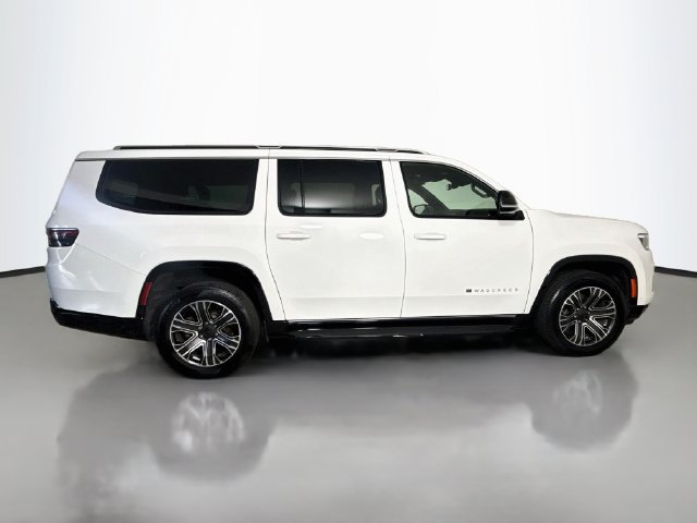 Used 2024 Jeep Wagoneer L Series II w/ Flexible Seating Group RWD image 11