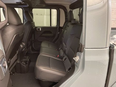 New 2026 Jeep Gladiator Mojave AWD/4WD image 15