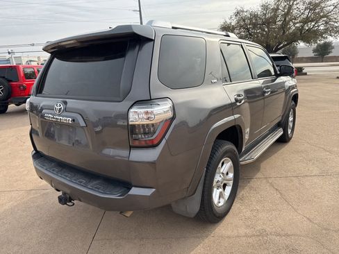 Used 2015 Toyota 4Runner SR5 image 7