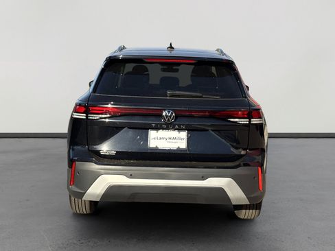 New 2026 Volkswagen Tiguan S image 5