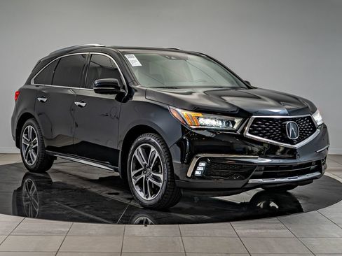 Used 2017 Acura MDX w/ Advance Package FWD image 3