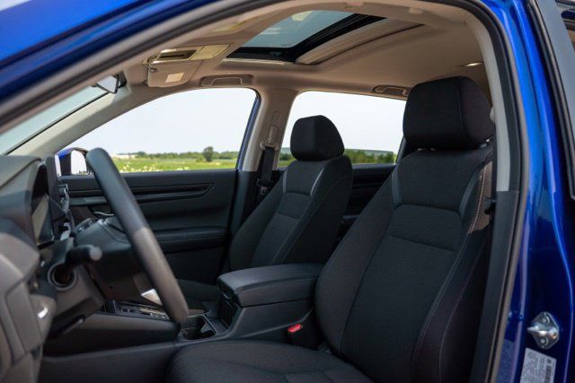 Used 2025 Honda CR-V EX image 14
