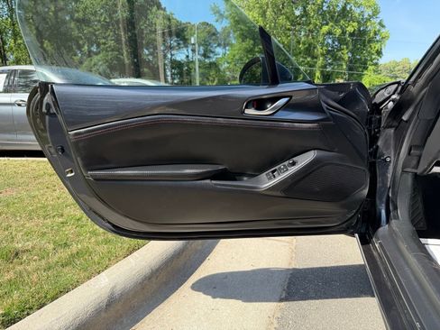 Used 2016 MAZDA MX-5 Miata Club image 18