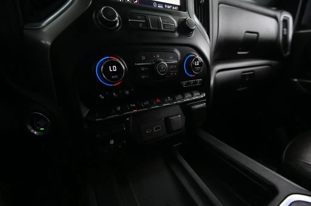 Used 2020 Chevrolet Silverado 2500 LTZ w/ Technology Package AWD/4WD image 45