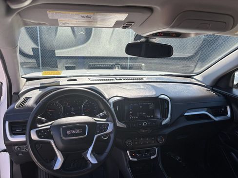 Used 2024 GMC Terrain SLE FWD image 33