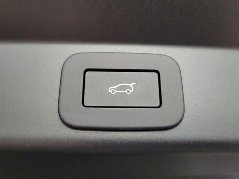 New 2025 Land Rover Range Rover Sport SE image 31