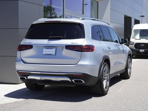 Used 2025 Mercedes-Benz GLS 450 4MATIC image 2