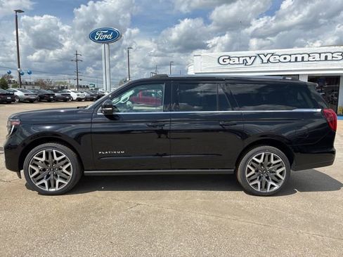 New 2026 Ford Expedition Max Platinum w/ Platinum Ultimate Package AWD/4WD image 2