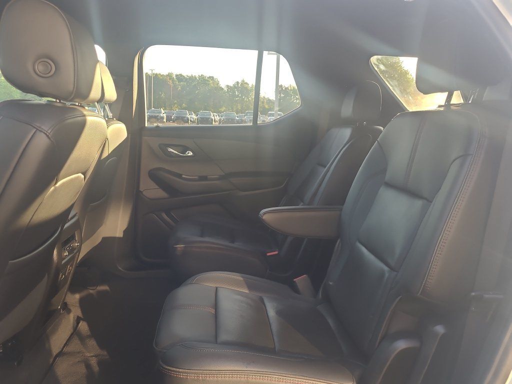 Used 2023 Chevrolet Traverse RS AWD/4WD image 13