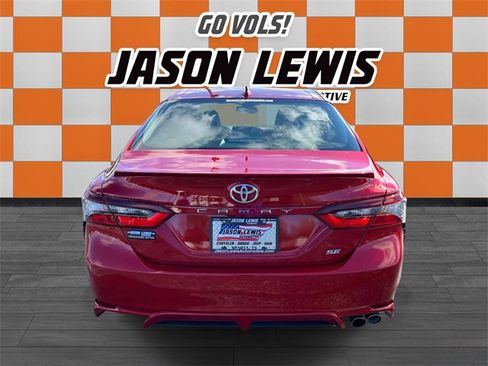 Used 2024 Toyota Camry SE image 5