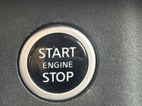 Used 2023 Nissan Rogue SV image 18