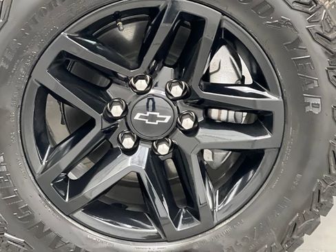 Used 2026 Chevrolet Silverado 1500 Custom Trail Boss w/ LPO, Dark Essentials Package image 56