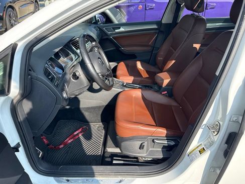 Used 2017 Volkswagen Golf Alltrack SE AWD/4WD image 5