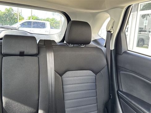 Used 2020 Ford Edge SE image 20