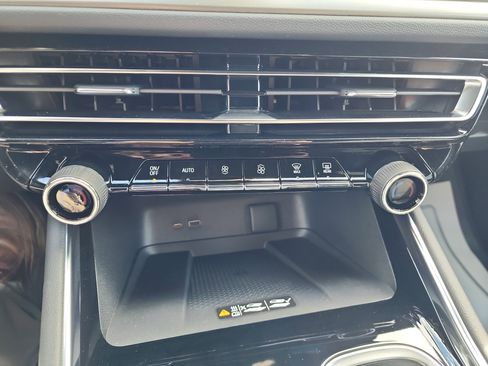 New 2026 Chevrolet Traverse LT w/ Sun and Wheel Package image 16