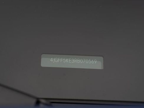 Used 2024 Mercedes-Benz GLS 450 4MATIC image 31