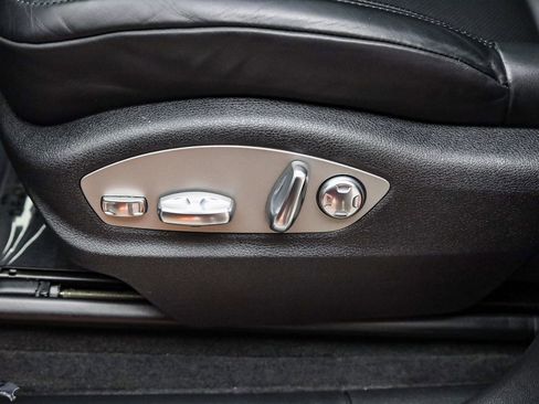 Certified 2025 Porsche Macan image 28