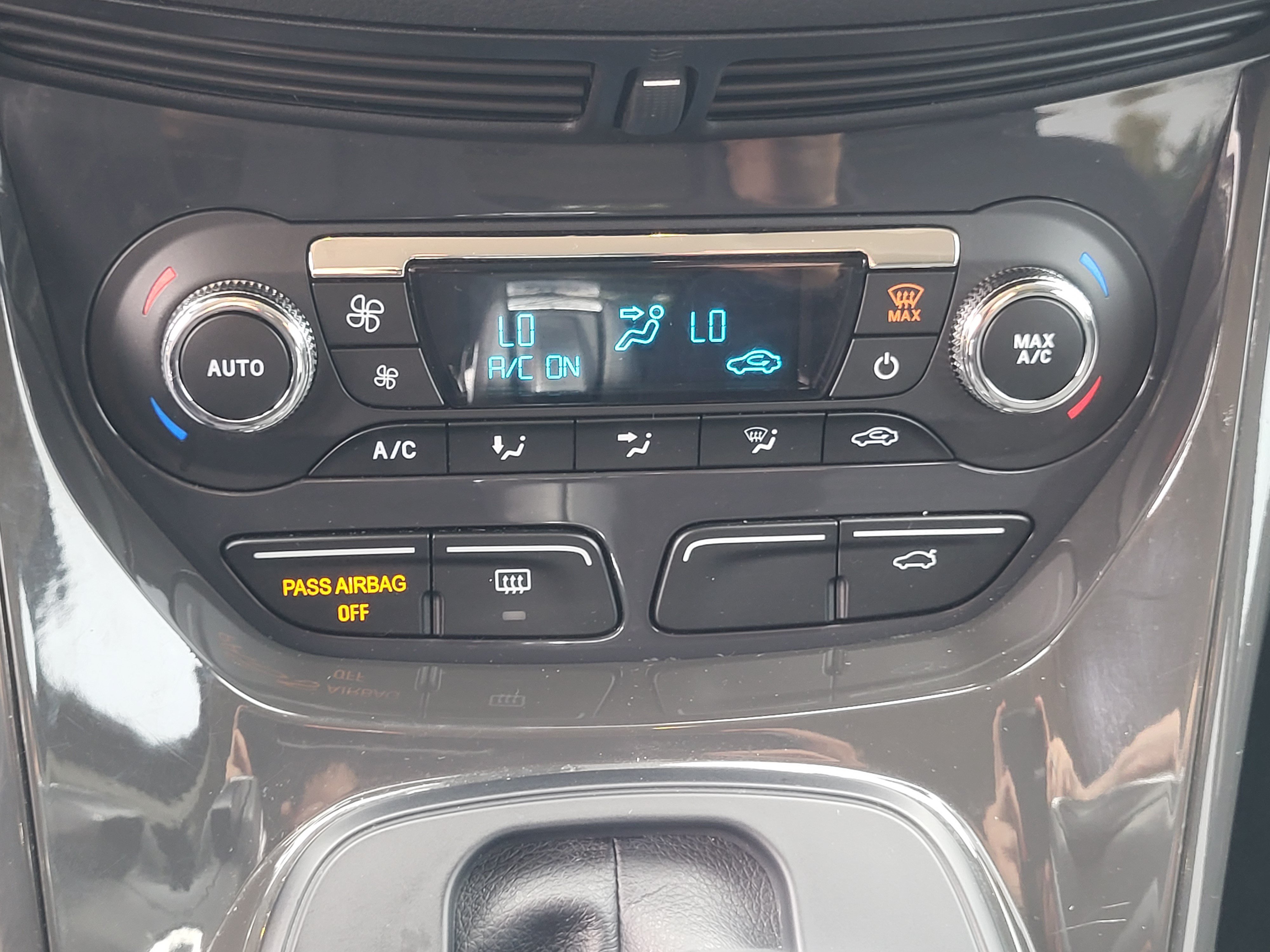 Used 2015 Ford Escape Titanium AWD/4WD image 19
