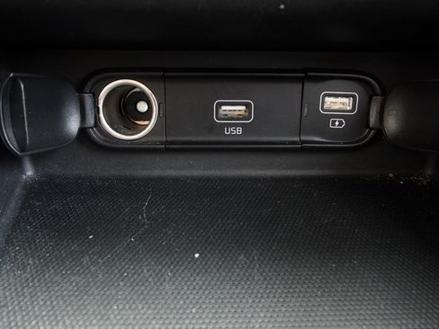 Used 2023 Kia Seltos S w/ Navigation Package FWD image 19