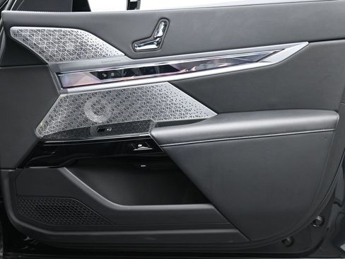 Used 2023 BMW 760i xDrive 760i xDrive w/ Luxury Rear Seating Package image 27