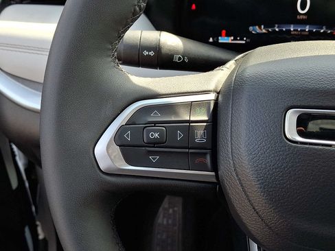 Certified 2025 Jeep Compass Limited w/ Elite Group AWD/4WD image 24
