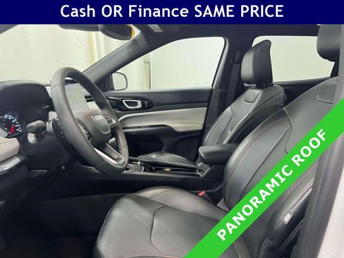 Used 2023 Jeep Compass Limited w/ Sun and Sound Group AWD/4WD image 17
