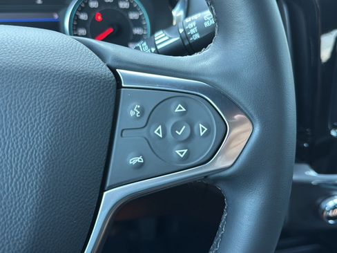 Used 2023 Chevrolet Traverse LT AWD/4WD image 35