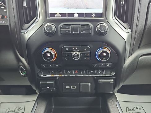 Used 2020 Chevrolet Silverado 1500 LTZ w/ LTZ Plus Package image 27