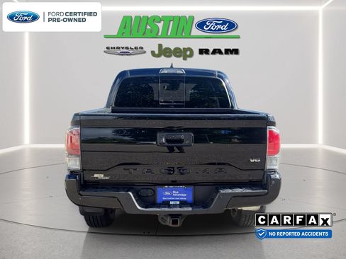Used 2021 Toyota Tacoma TRD Off-Road w/ TRD Premium Off Road Package AWD/4WD image 4