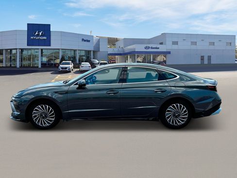 New 2025 Hyundai Sonata Limited FWD image 3