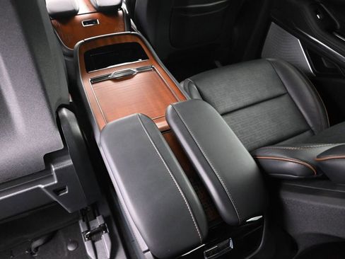 Used 2025 Lincoln Navigator Black Label image 14