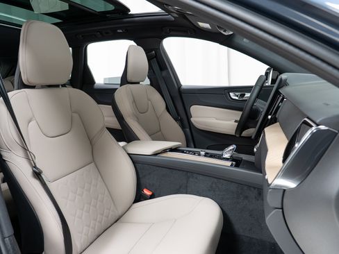 New 2026 Volvo XC60 B5 Plus w/ Climate Package image 22