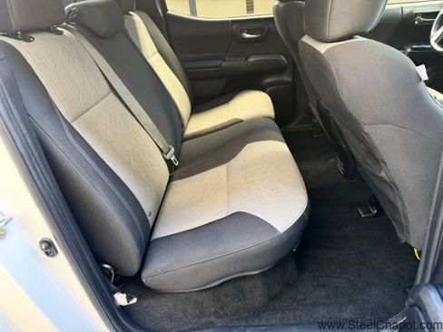 Used 2021 Toyota Tacoma TRD Off-Road w/ Technology Package image 17