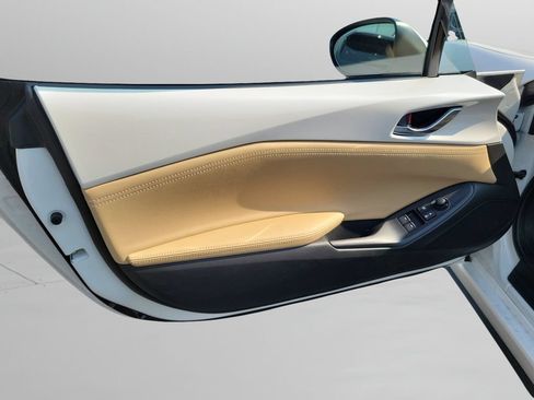 Used 2025 MAZDA MX-5 Miata Grand Touring RWD image 13