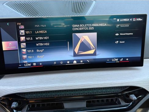 Used 2025 BMW 330i Sedan image 31