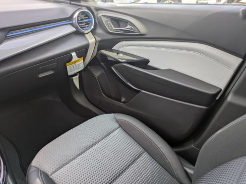 New 2026 Chevrolet Trax LT w/ Driver Confidence Package image 11