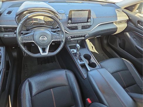 Used 2022 Nissan Altima 2.5 SR w/ Midnight Edition Package image 11