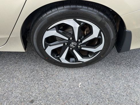 Used 2017 Honda Accord EX-L image 39