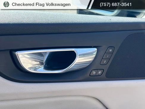 Used 2020 Volvo S60 T5 Momentum FWD image 14