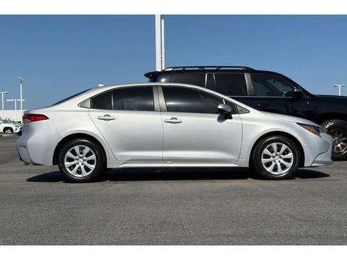 Used 2026 Toyota Corolla LE FWD image 3
