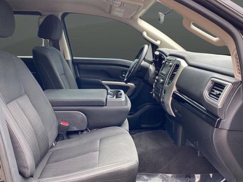 Used 2019 Nissan Titan SV AWD/4WD image 23