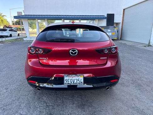 Used 2019 MAZDA MAZDA3 AWD Hatchback w/ Preferred Pkg image 4