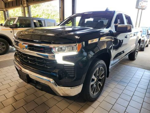Used 2024 Chevrolet Silverado 1500 LT RWD image 3
