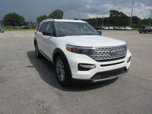 Used 2022 Ford Explorer Limited w/ Equipment Group 301A image 7