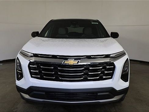 New 2026 Chevrolet Equinox LT w/ Convenience Package II image 2